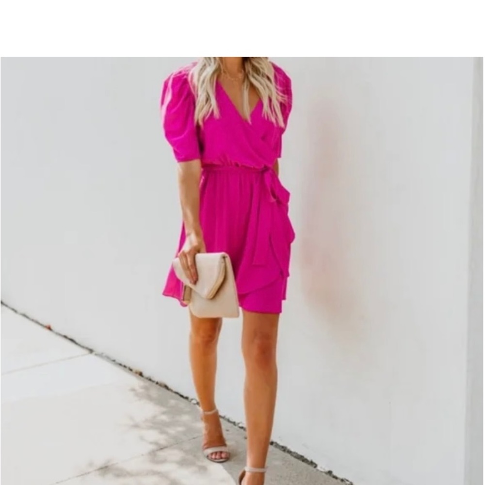 EUC Vici fuchsia to the max wrap fress